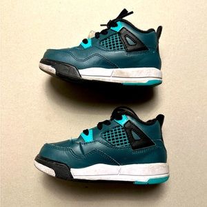 Nike Air Jordan 4 Retro